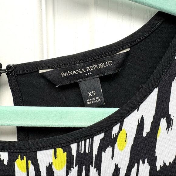 Banana Republic Dress, Black, Yellow, White, and Green Patterned Shift, Size XS - Picture 2 of 7